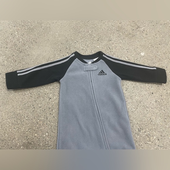 Adidas 3 stripes baby onesie size 6 months Grey And Black - Picture 2 of 7